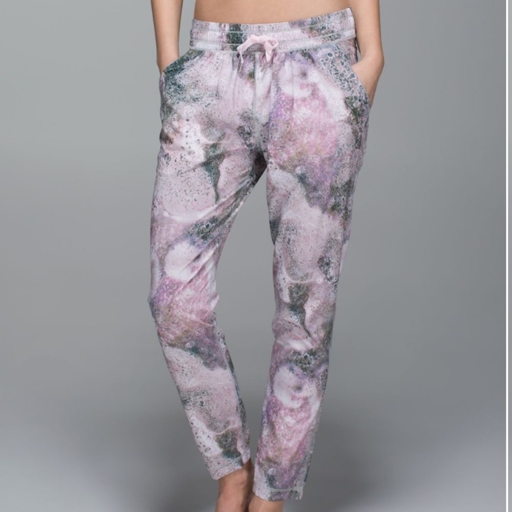 Lululemon Namaskar Pant II Sugar Crush Multi Size 8